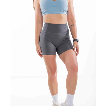 grey shorts